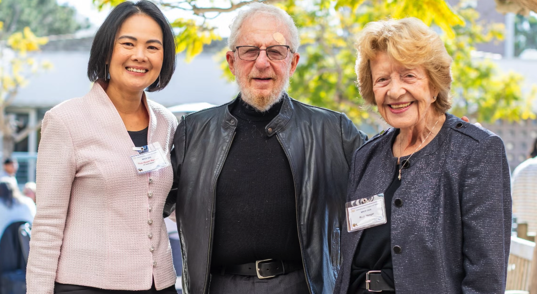 Photo of Prof. Thuc-Quyen Nguyen, Alan Heeger, and Ruth Heeger