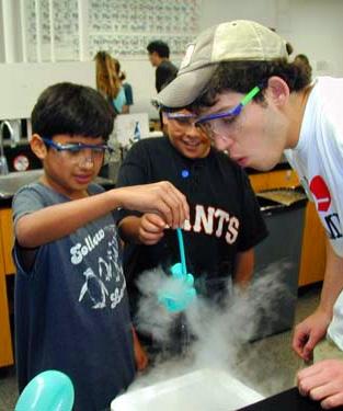 Local 5th grade students experiment with liquid nitrogen
